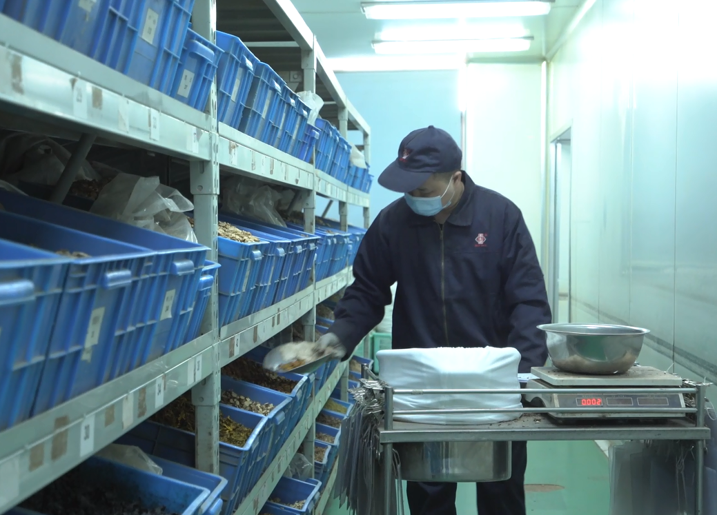 10萬帖！李良濟連夜熬制防疫方馳援上海，溫暖守“滬”！(圖7)